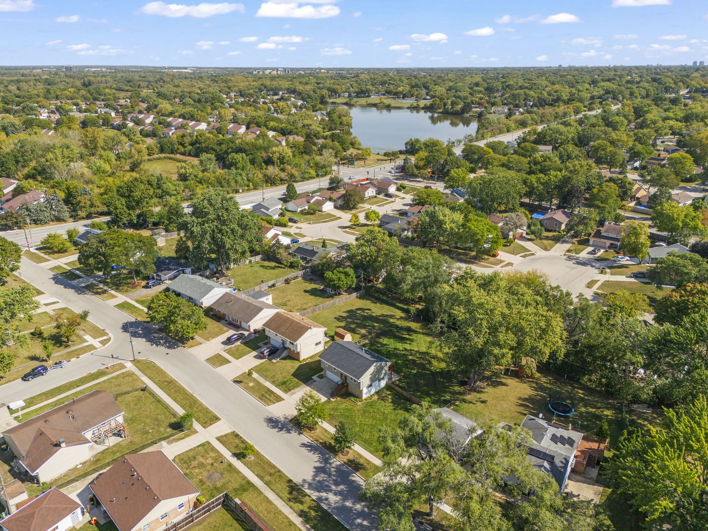 13 S Victoria Lane, Streamwood, IL 60107