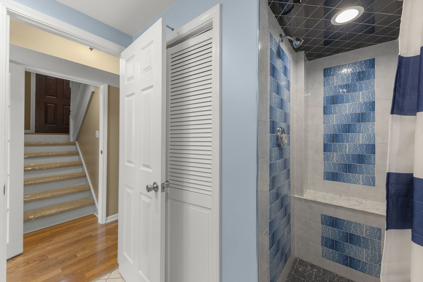 13 S Victoria Lane, Streamwood, IL 60107