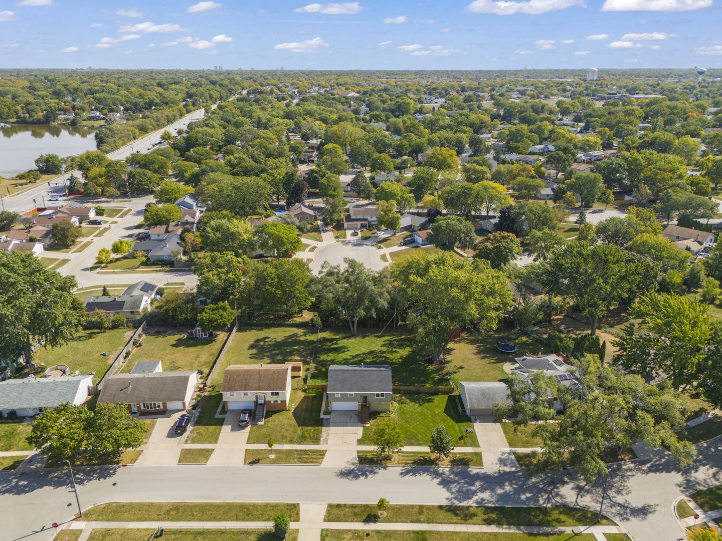 13 S Victoria Lane, Streamwood, IL 60107