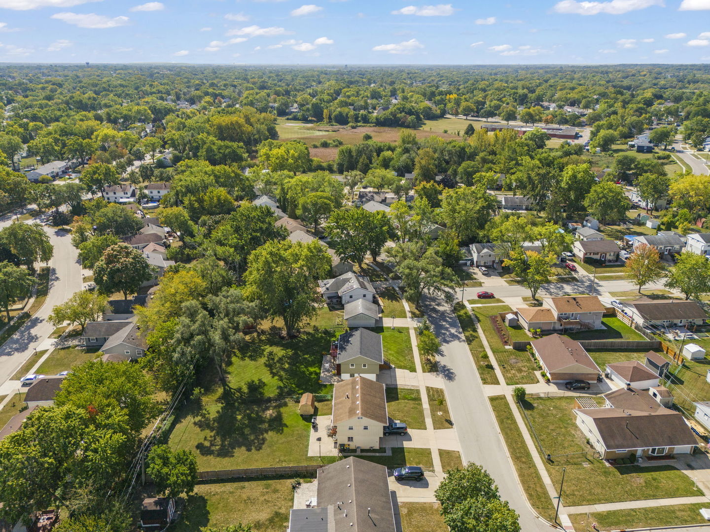 13 S Victoria Lane, Streamwood, IL 60107