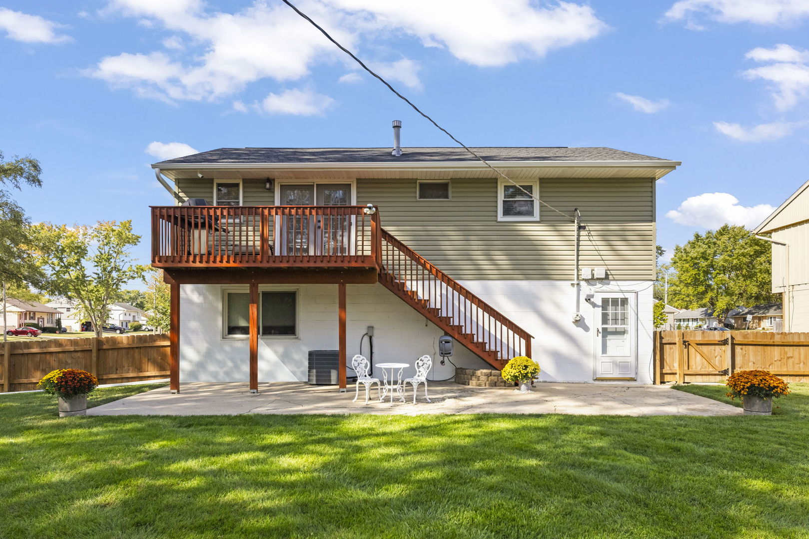 13 S Victoria Lane, Streamwood, IL 60107