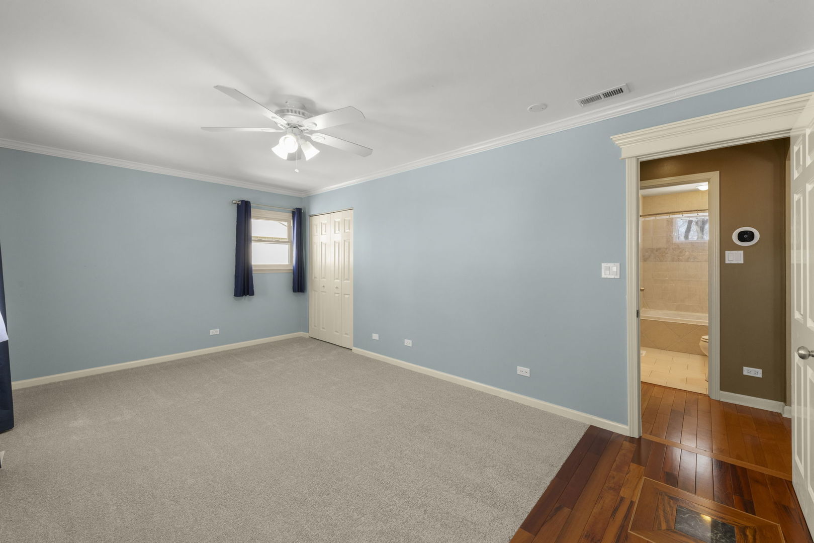 13 S Victoria Lane, Streamwood, IL 60107