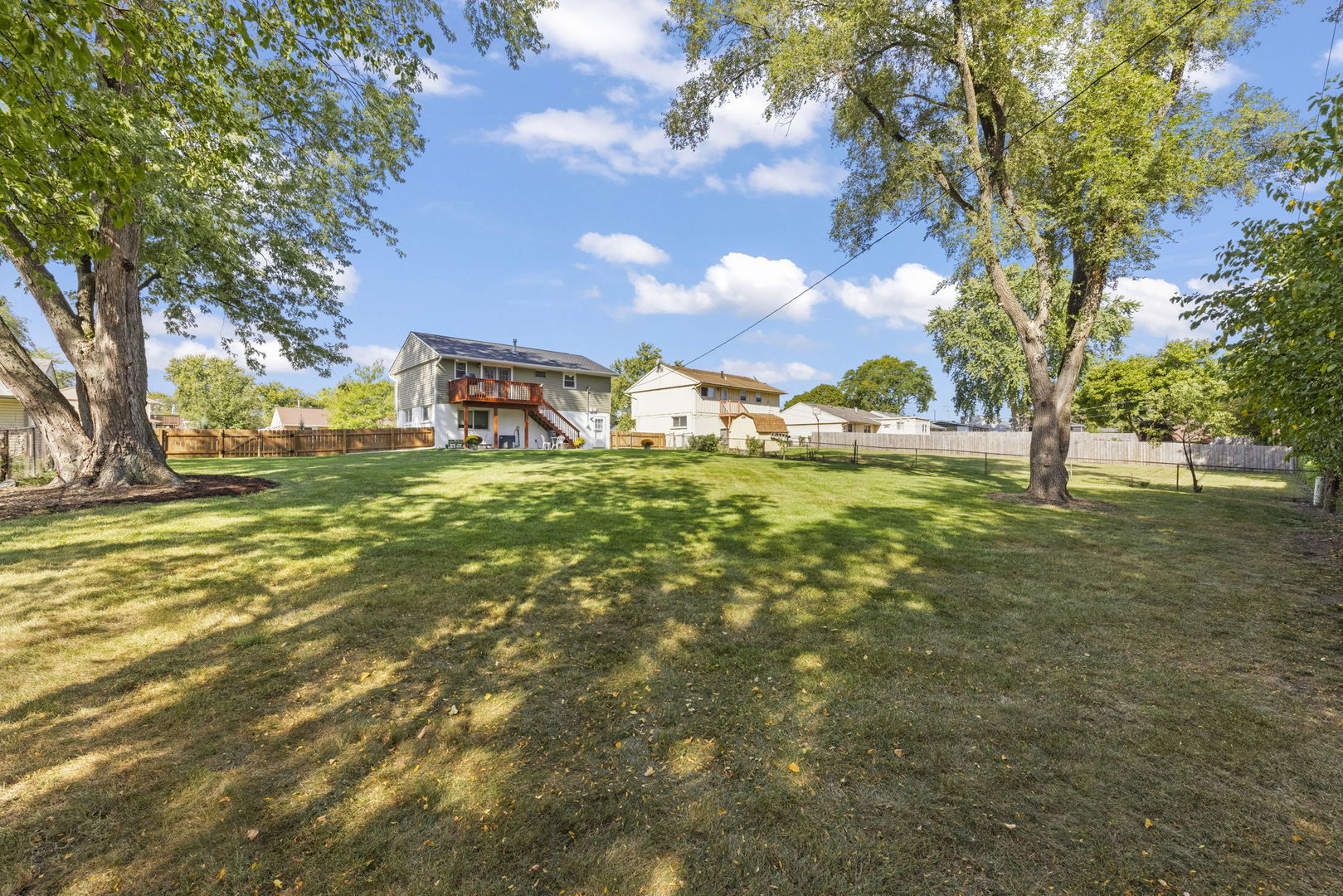 13 S Victoria Lane, Streamwood, IL 60107