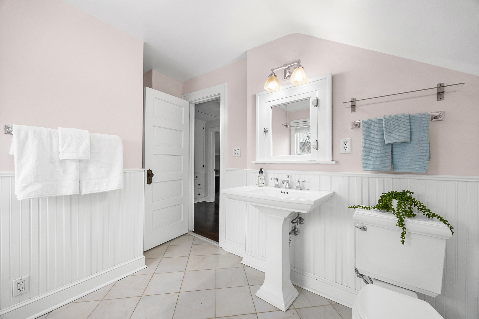 428 Hillside Avenue, Glen Ellyn, IL 60137