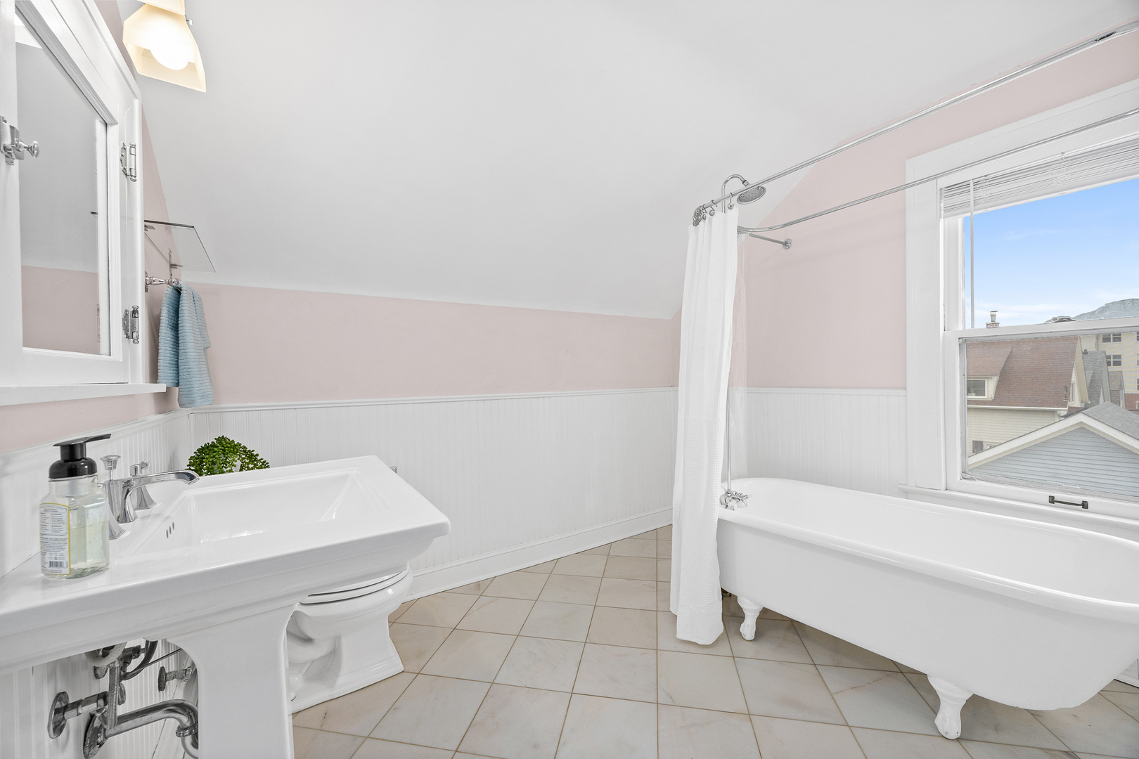 428 Hillside Avenue, Glen Ellyn, IL 60137