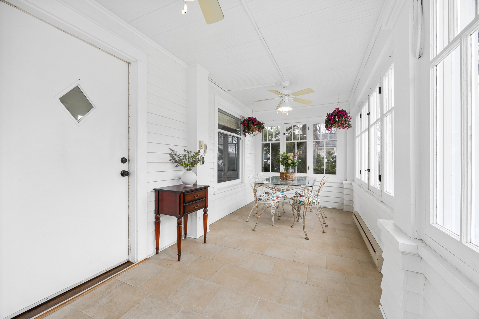 428 Hillside Avenue, Glen Ellyn, IL 60137