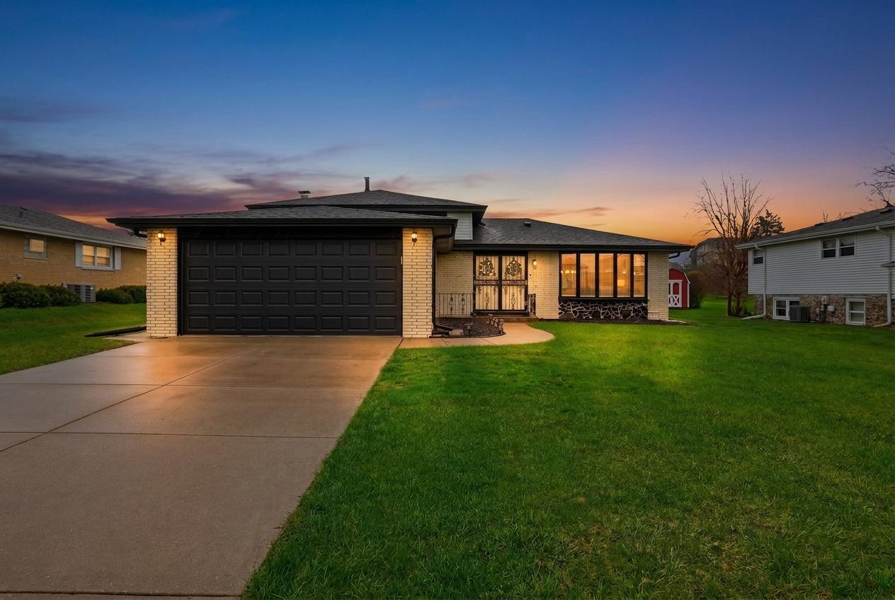 9S315 Cumnor Road, Downers Grove, IL 60516