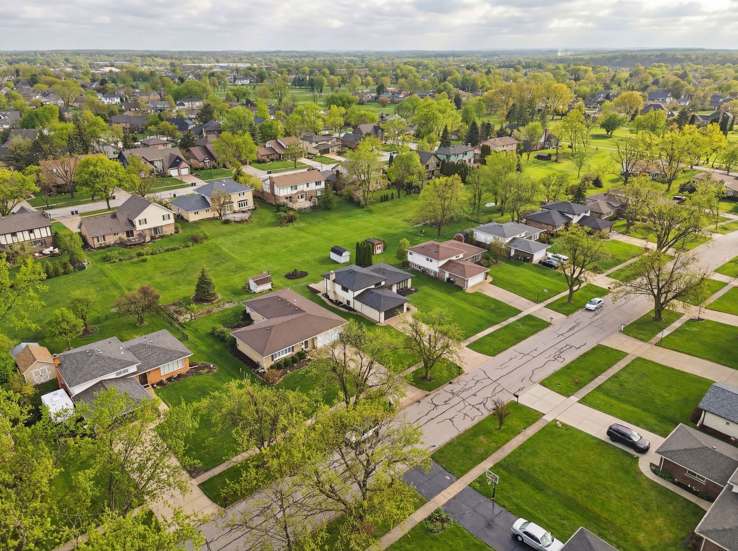 9S315 Cumnor Road, Downers Grove, IL 60516