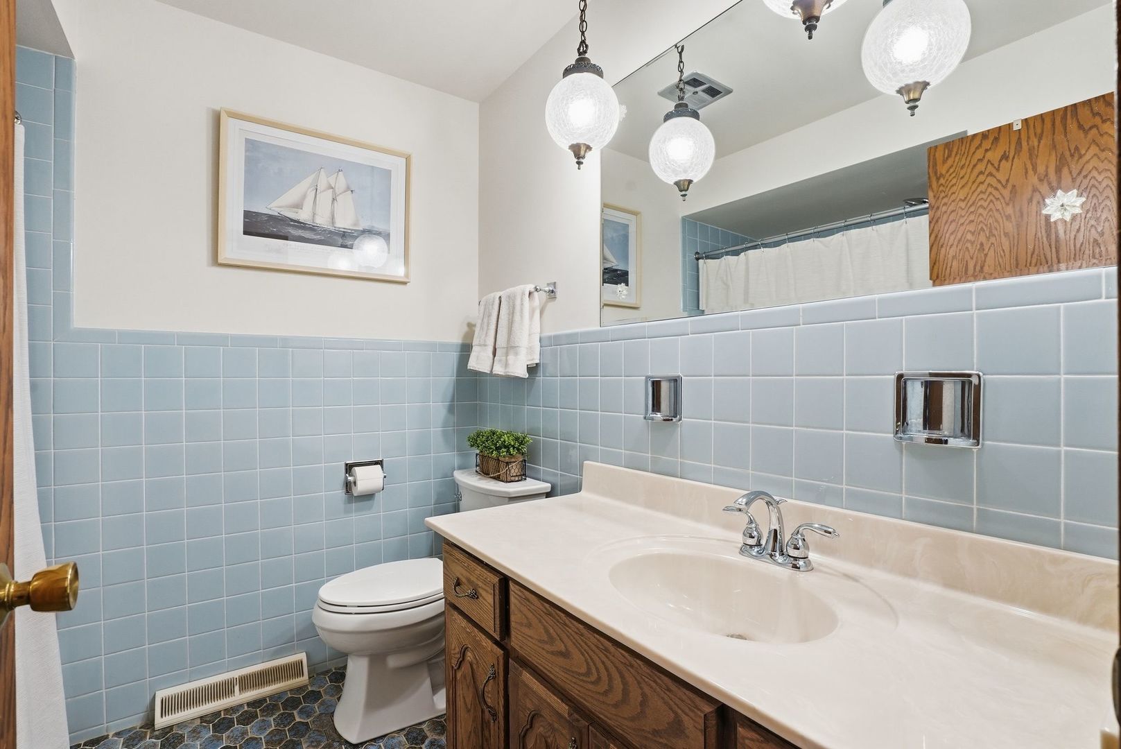 9S315 Cumnor Road, Downers Grove, IL 60516