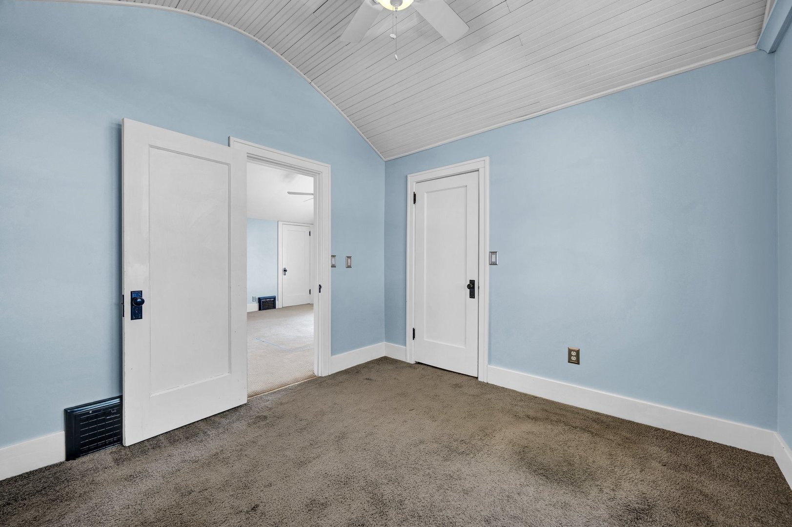 5664 Graff Road, Minier, IL 61759