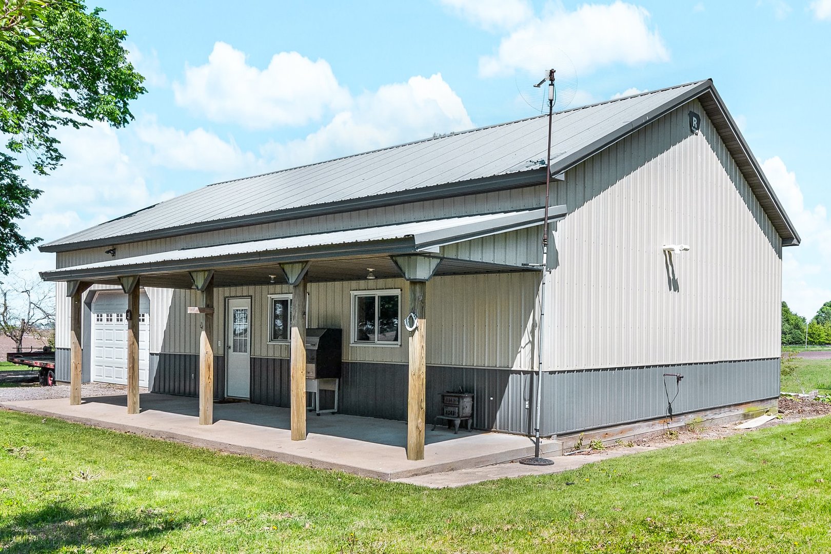 5664 Graff Road, Minier, IL 61759