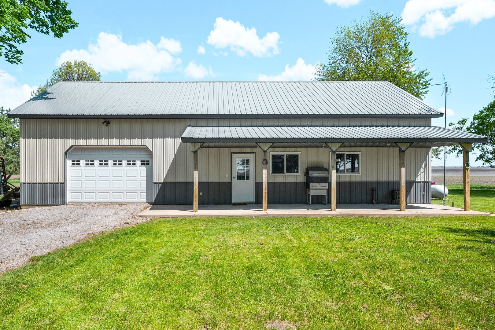 5664 Graff Road, Minier, IL 61759