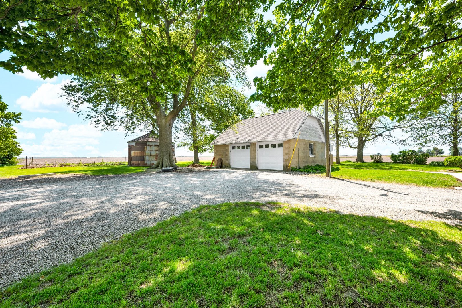 5664 Graff Road, Minier, IL 61759
