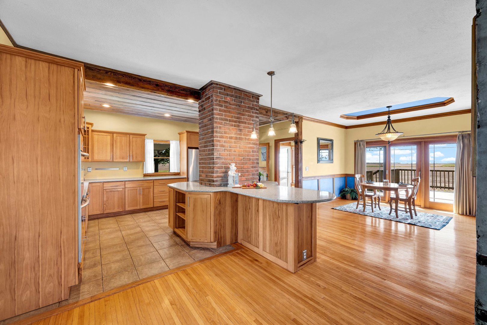 5664 Graff Road, Minier, IL 61759