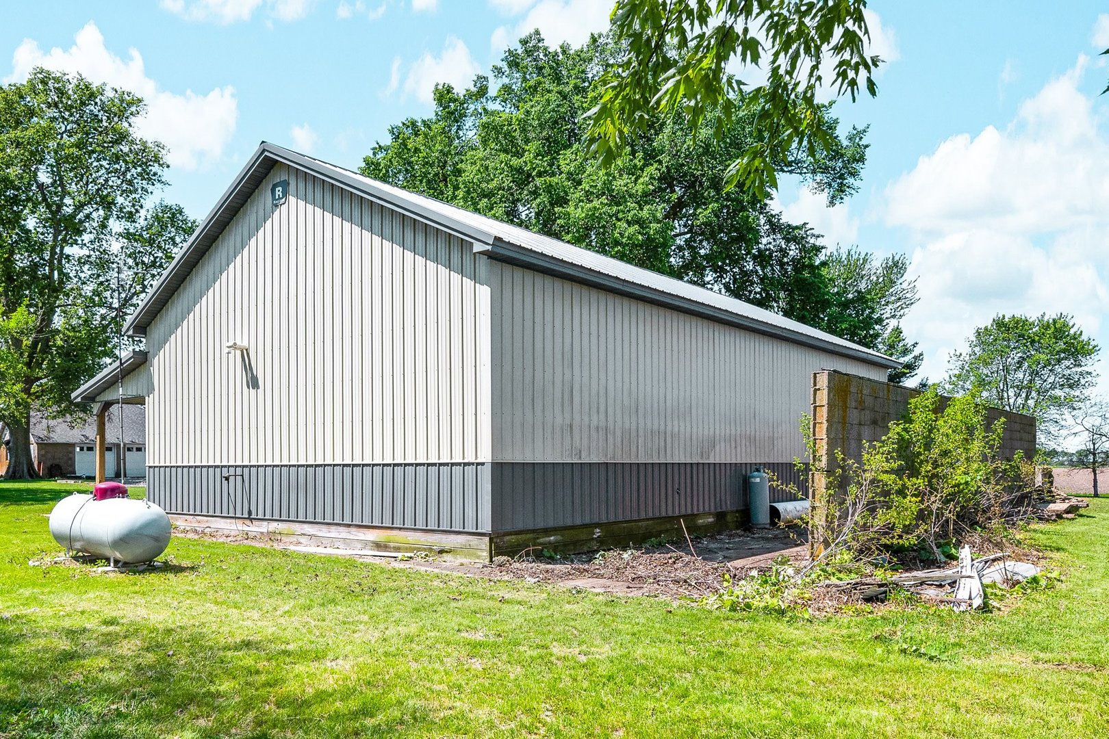 5664 Graff Road, Minier, IL 61759