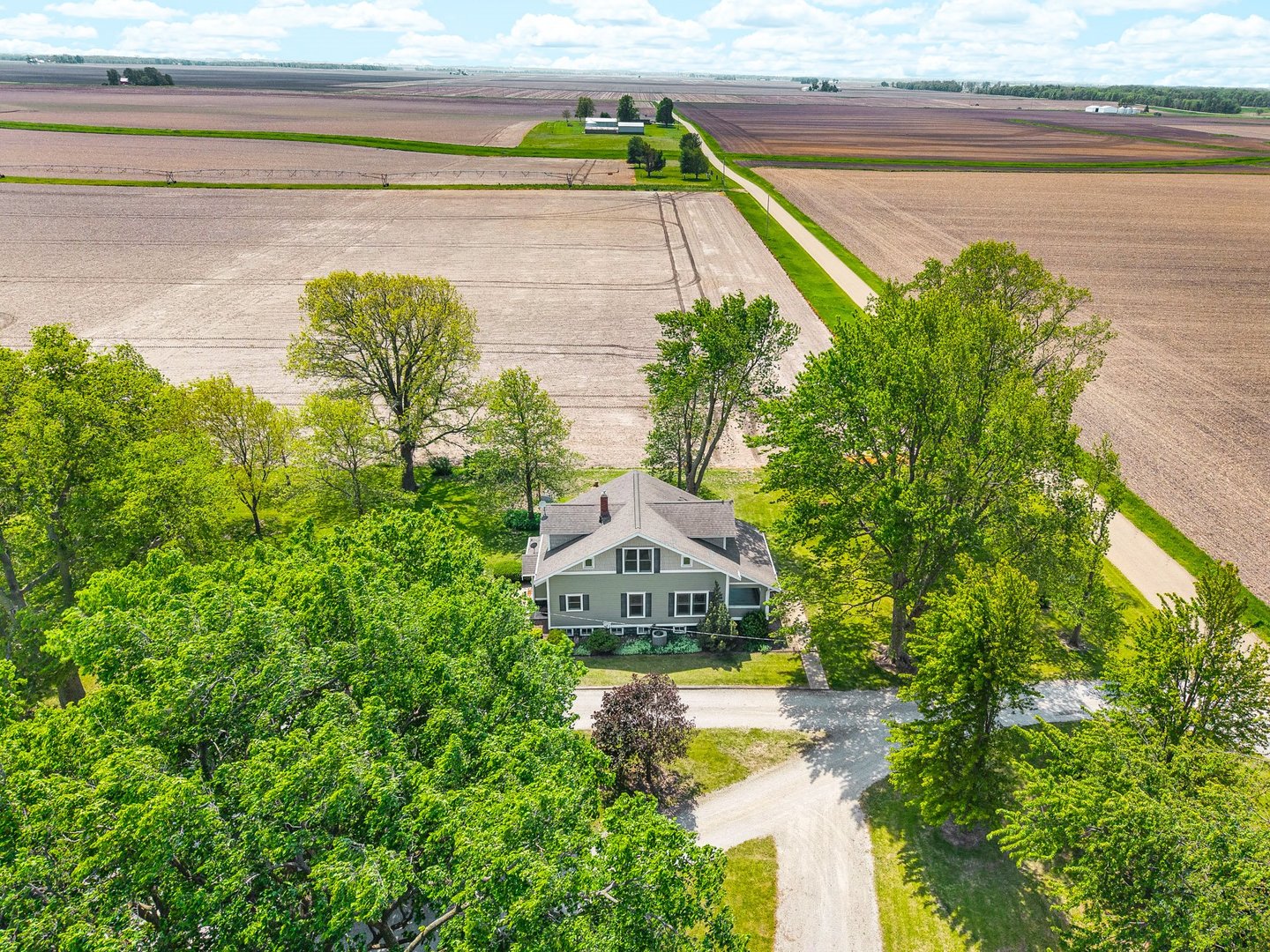 5664 Graff Road, Minier, IL 61759