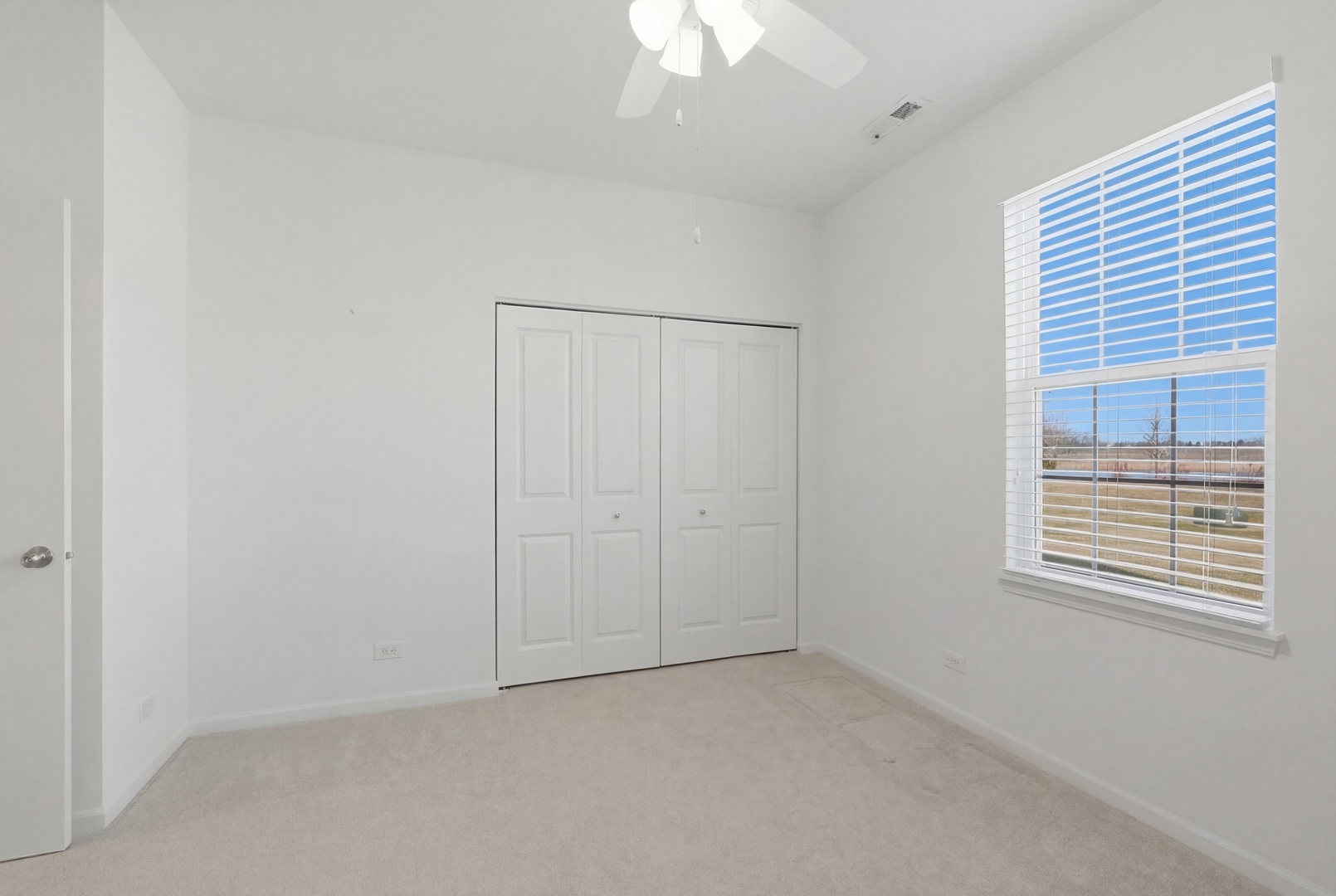 1882 Southern Circle #1882, Pingree Grove, IL 60140