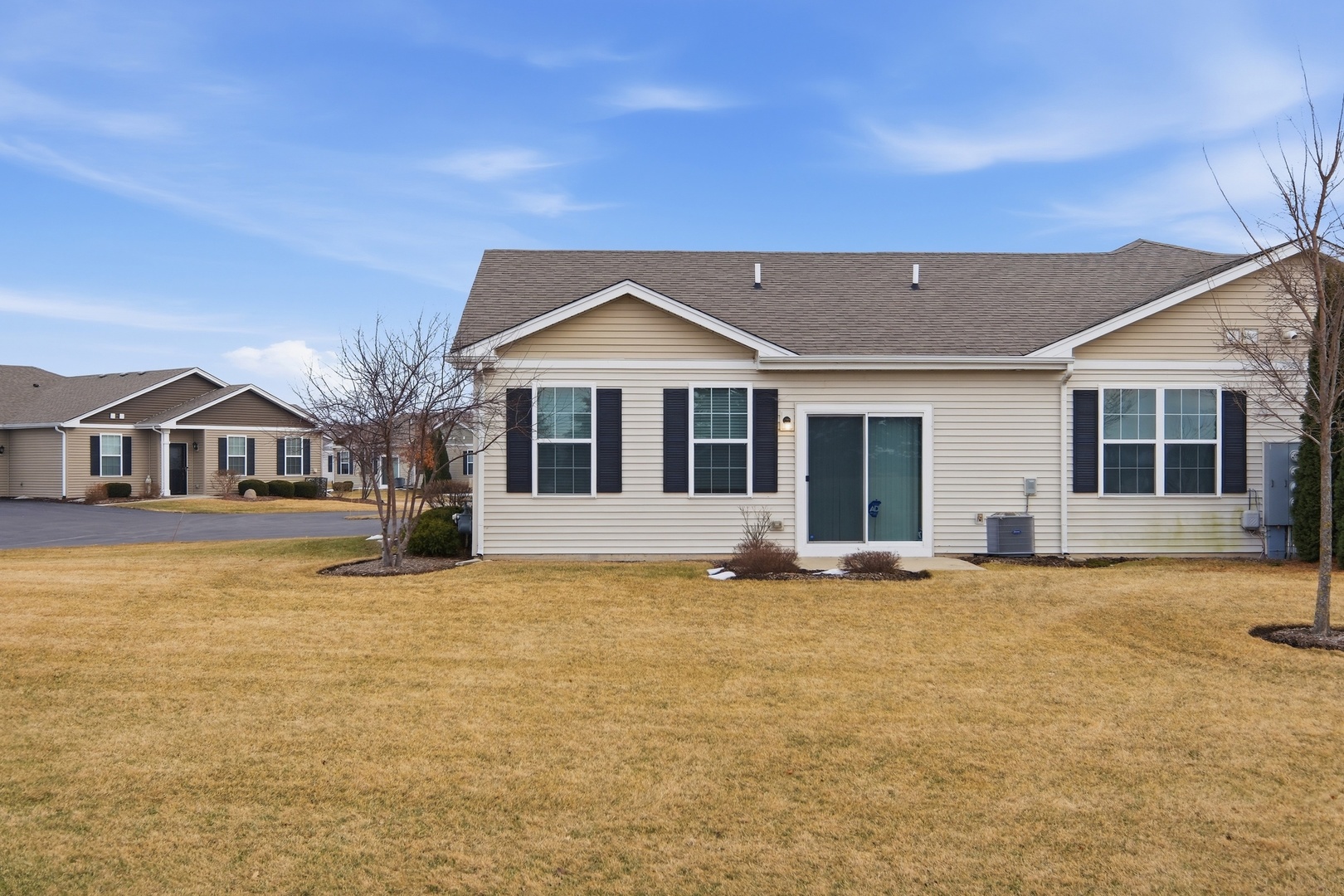 1882 Southern Circle #1882, Pingree Grove, IL 60140