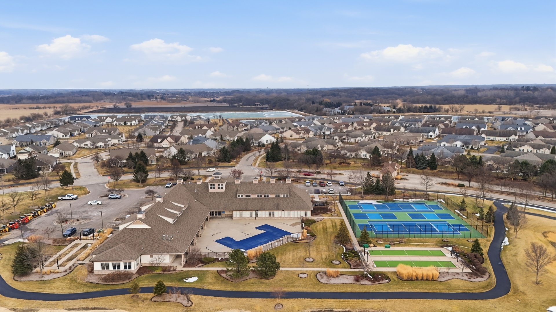 1882 Southern Circle #1882, Pingree Grove, IL 60140