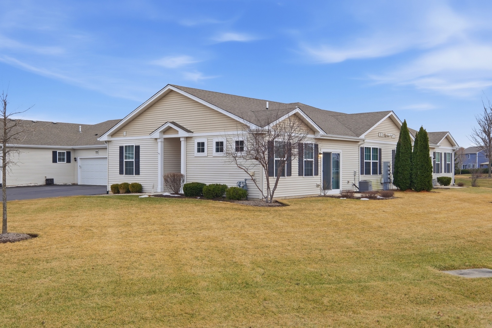 1882 Southern Circle #1882, Pingree Grove, IL 60140