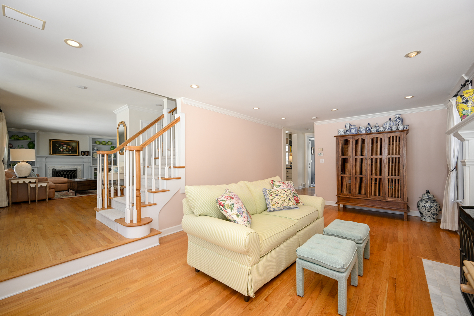 266 Exmoor Avenue, Glen Ellyn, IL 60137