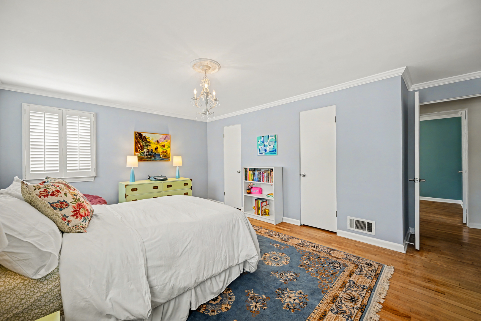 266 Exmoor Avenue, Glen Ellyn, IL 60137