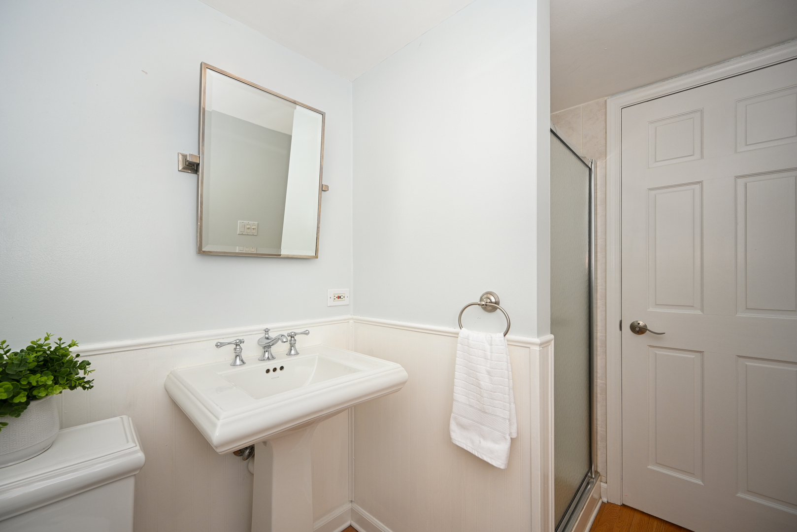 266 Exmoor Avenue, Glen Ellyn, IL 60137