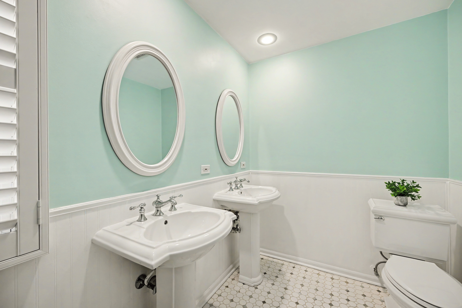 266 Exmoor Avenue, Glen Ellyn, IL 60137