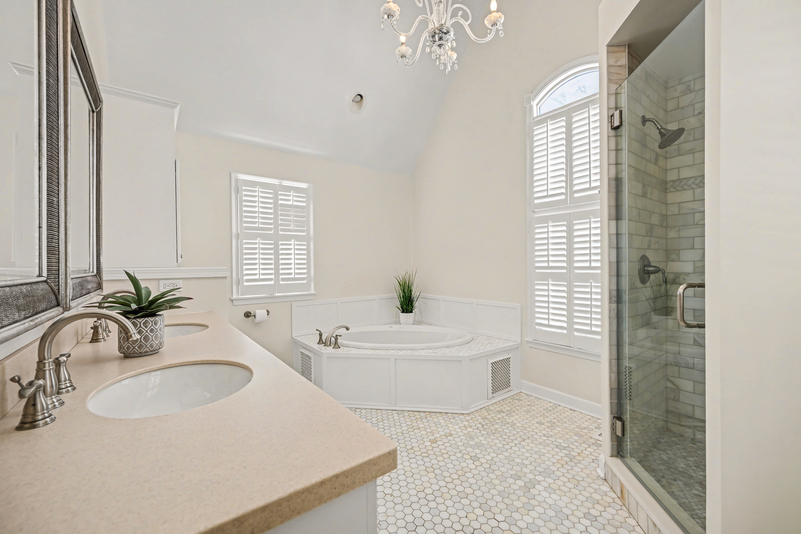 266 Exmoor Avenue, Glen Ellyn, IL 60137