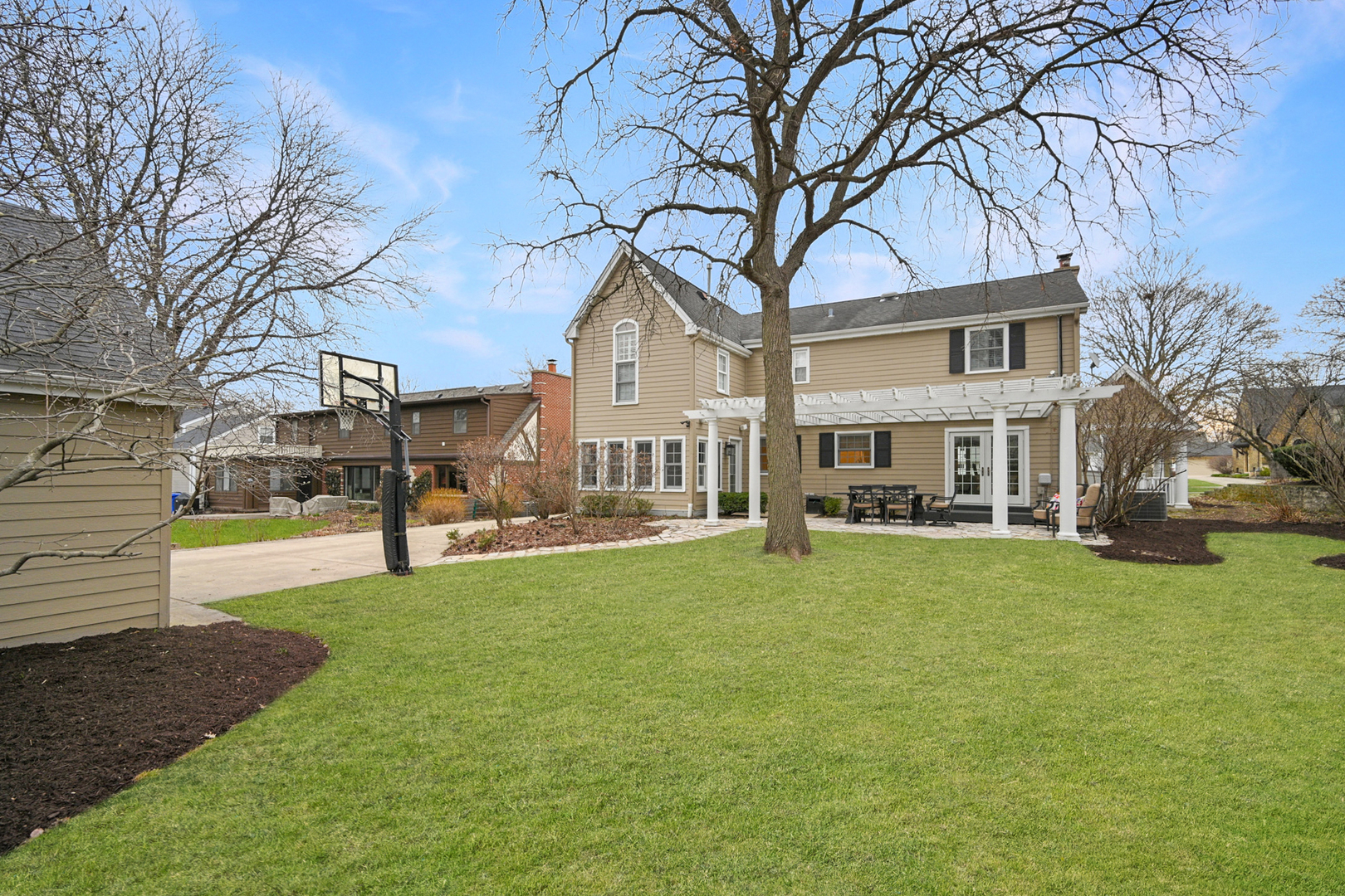 266 Exmoor Avenue, Glen Ellyn, IL 60137