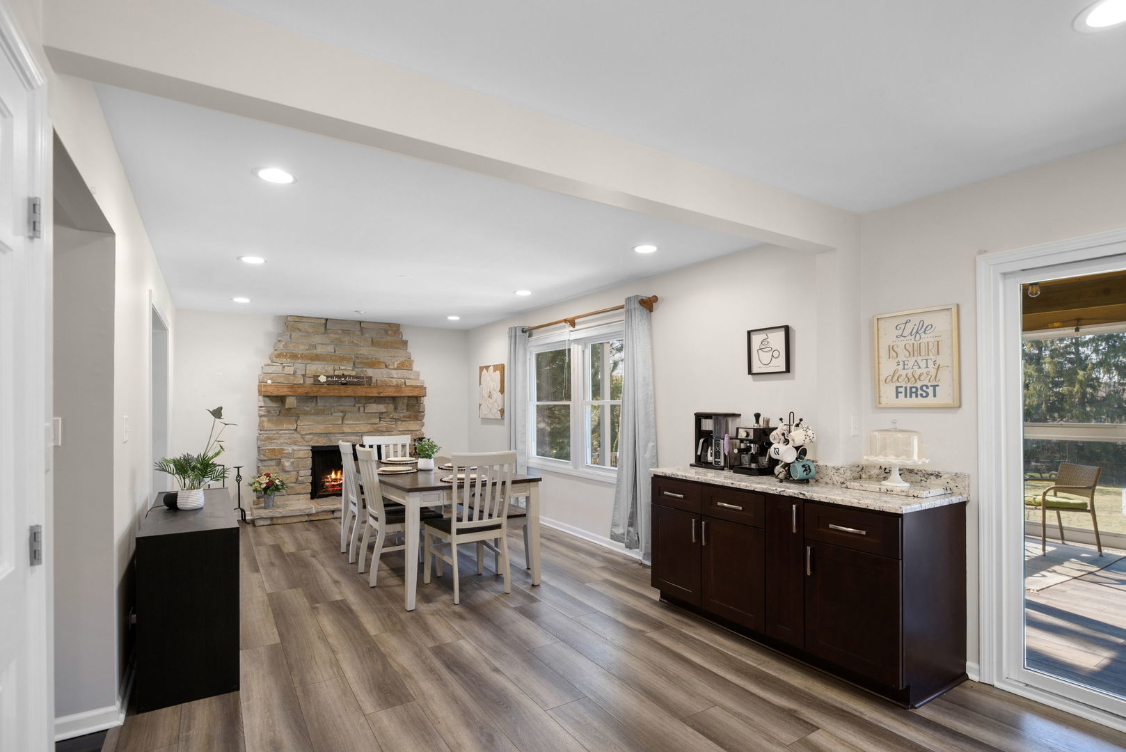 27942 N Lakeview Circle, McHenry, IL 60051