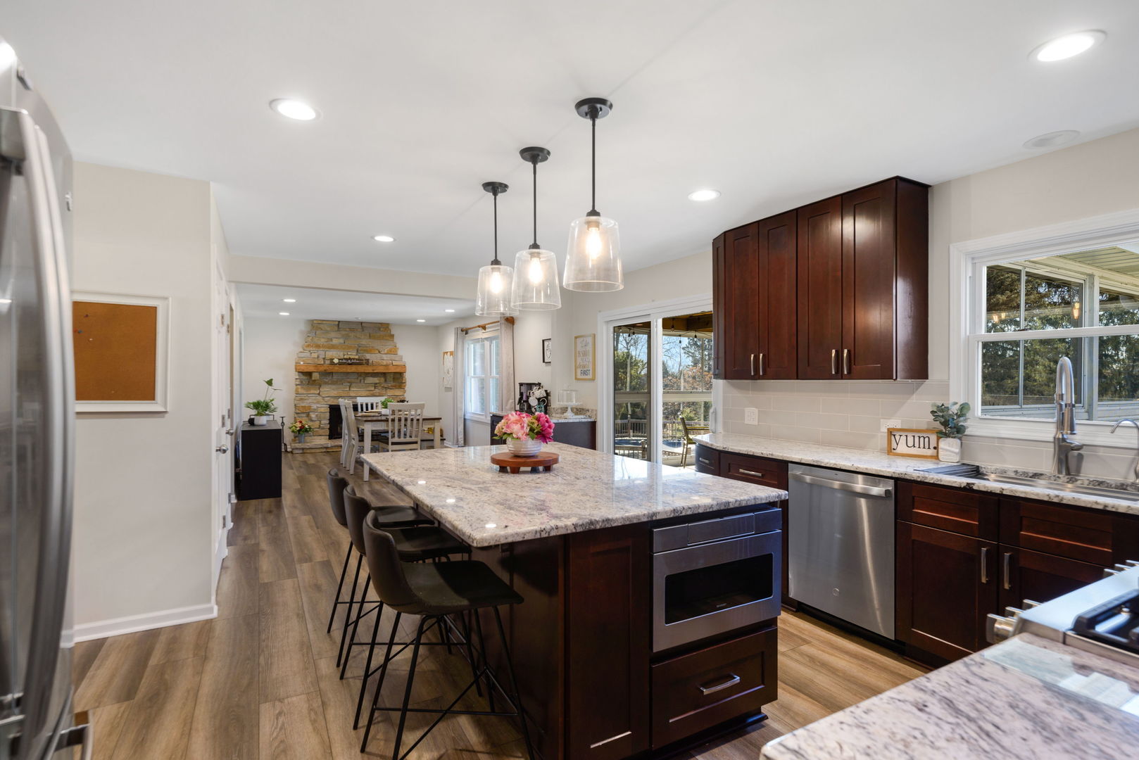 27942 N Lakeview Circle, McHenry, IL 60051