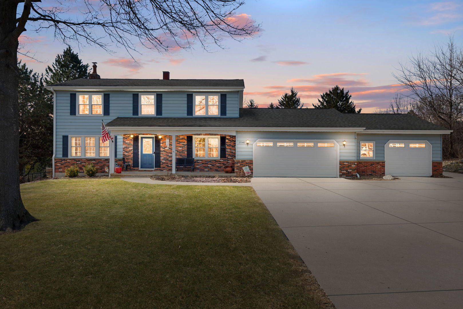 27942 N Lakeview Circle, McHenry, IL 60051