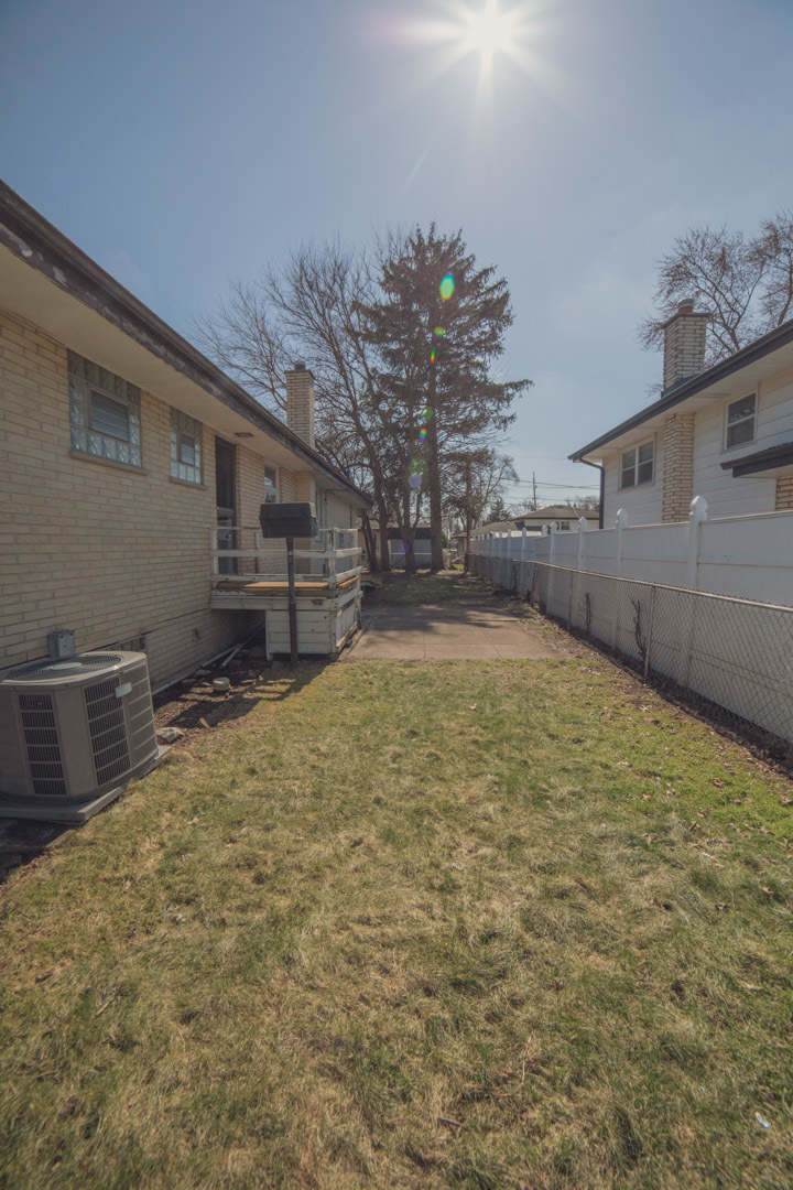 6201 W 90th Place, Oak Lawn, IL 60453