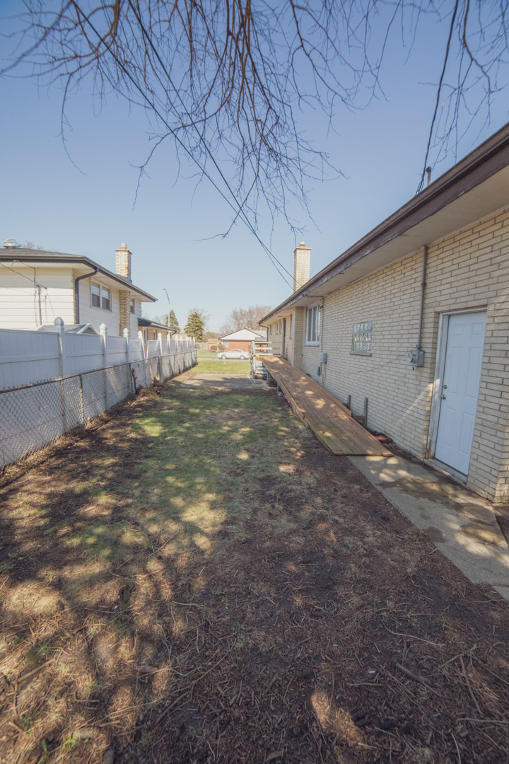 6201 W 90th Place, Oak Lawn, IL 60453