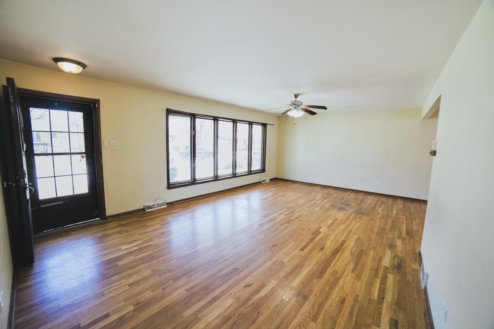 6201 W 90th Place, Oak Lawn, IL 60453