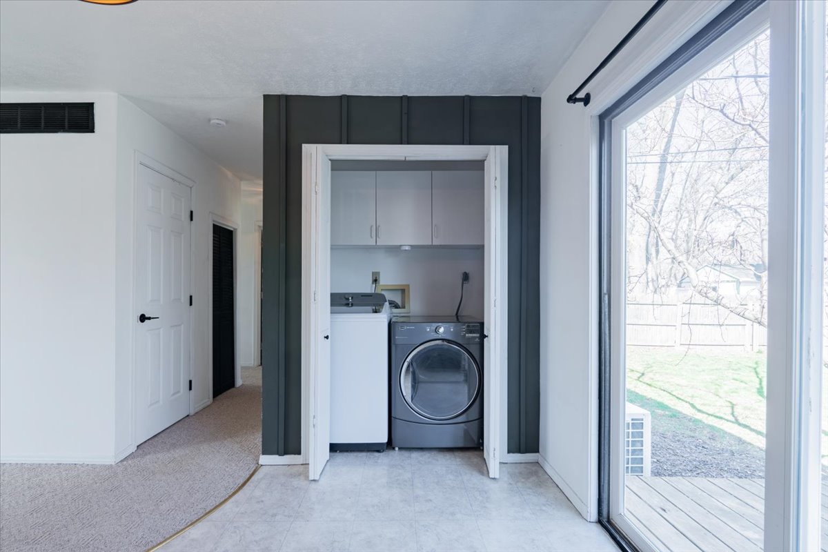 1826 E Lafayette Street, Bloomington, IL 61701