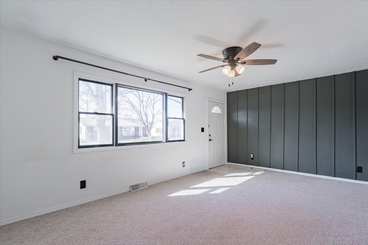 1826 E Lafayette Street, Bloomington, IL 61701