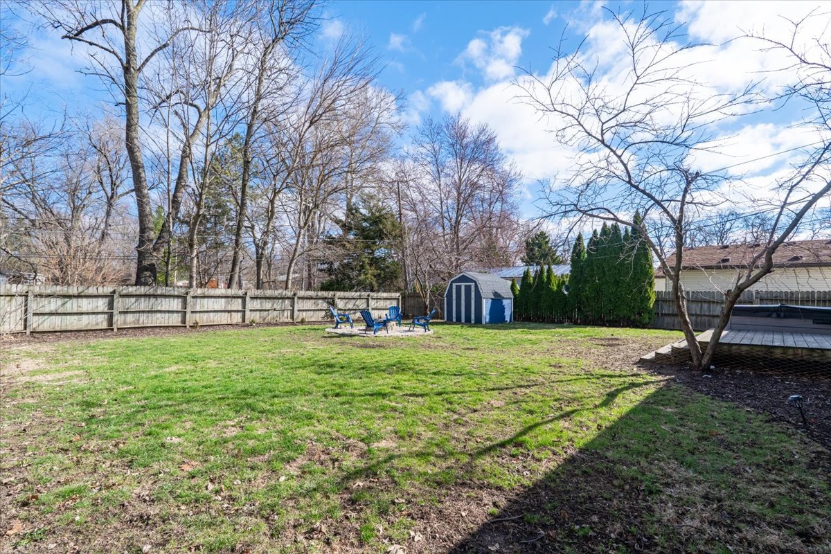 1826 E Lafayette Street, Bloomington, IL 61701