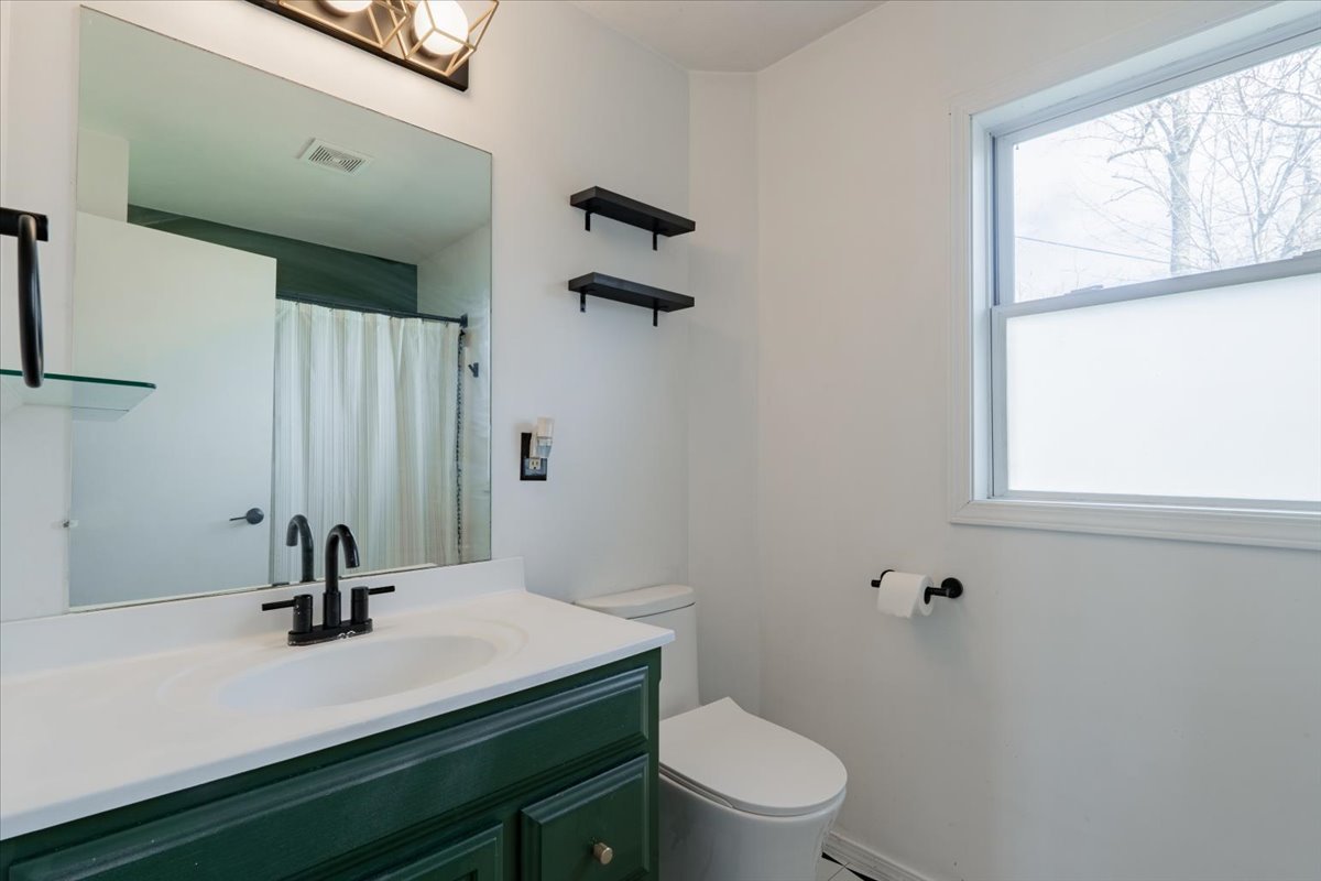 1826 E Lafayette Street, Bloomington, IL 61701