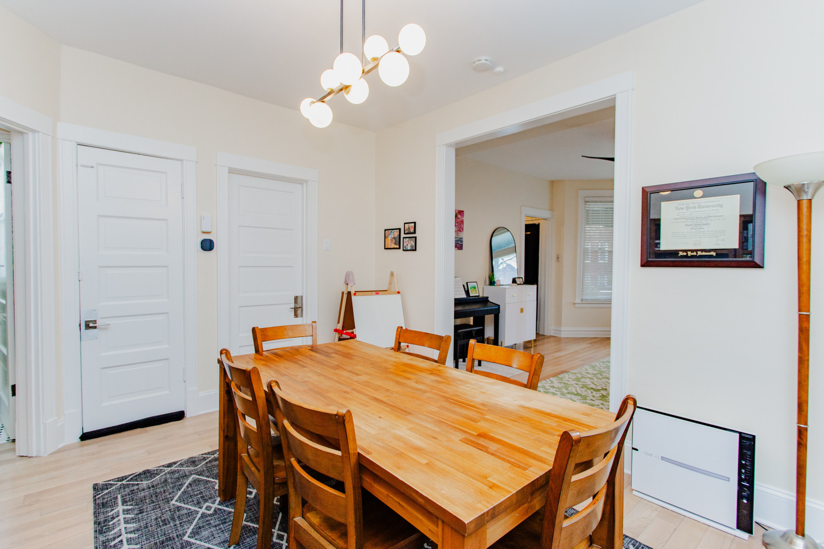 3902 N Saint Louis Avenue, Chicago, IL 60618