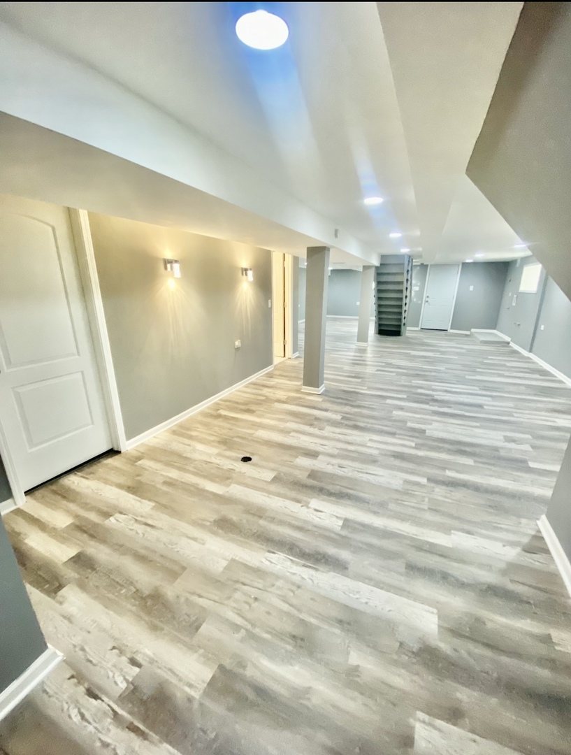 7806 S Rhodes Avenue, Chicago, IL 60619