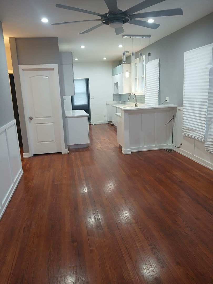 7806 S Rhodes Avenue, Chicago, IL 60619