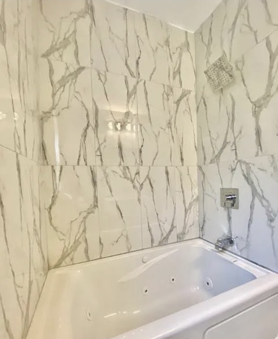 7806 S Rhodes Avenue, Chicago, IL 60619