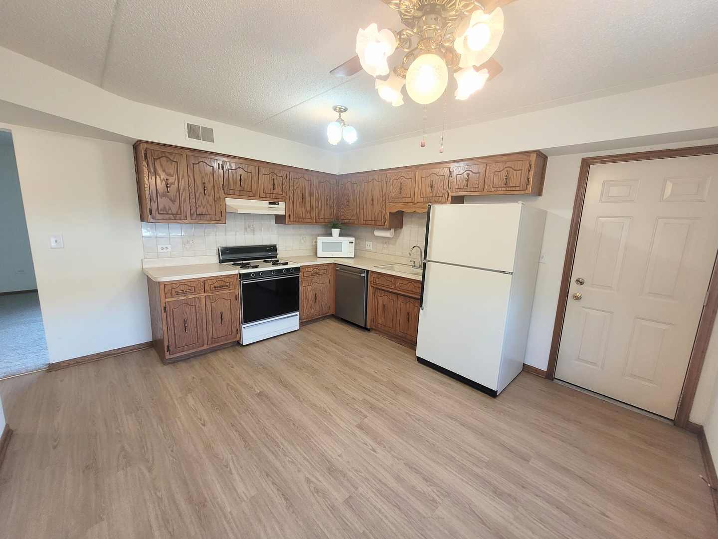 6305 S Nashville Avenue #2S, Chicago, IL 60638