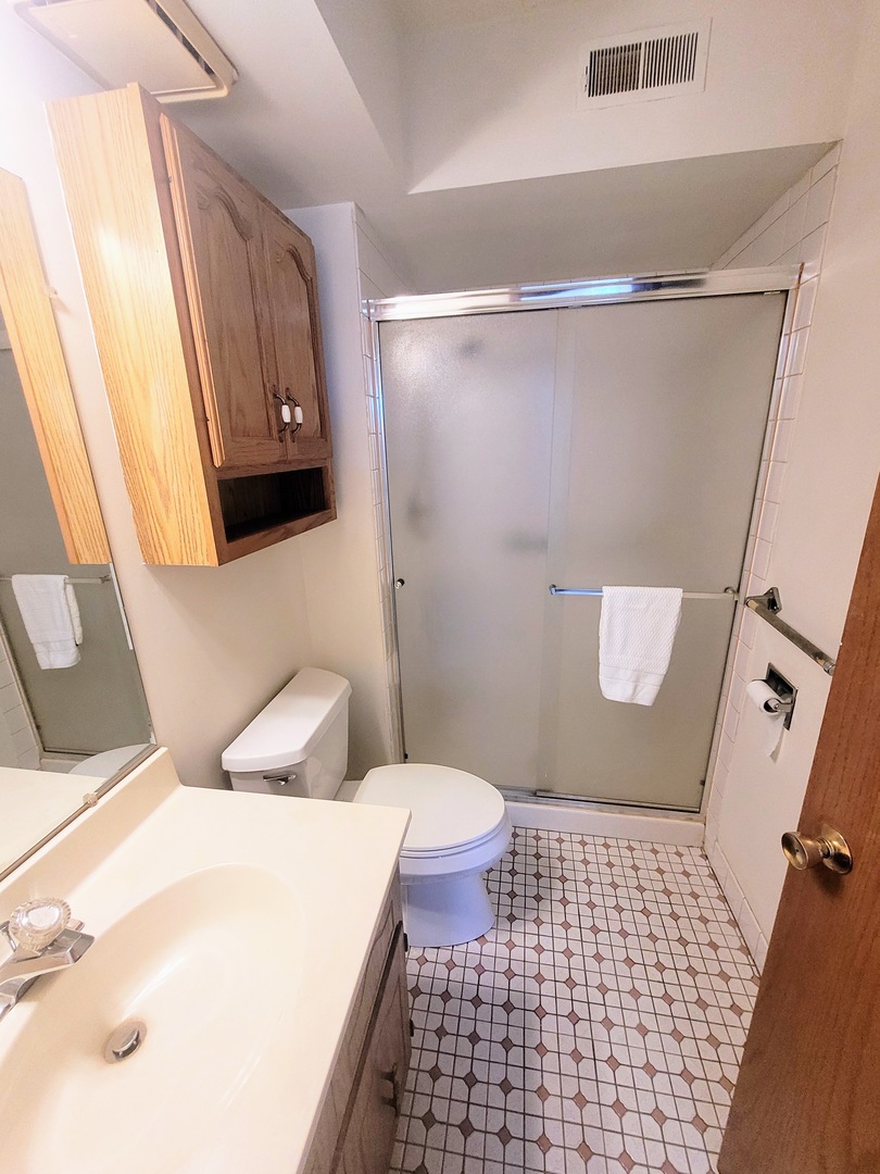 6305 S Nashville Avenue #2S, Chicago, IL 60638