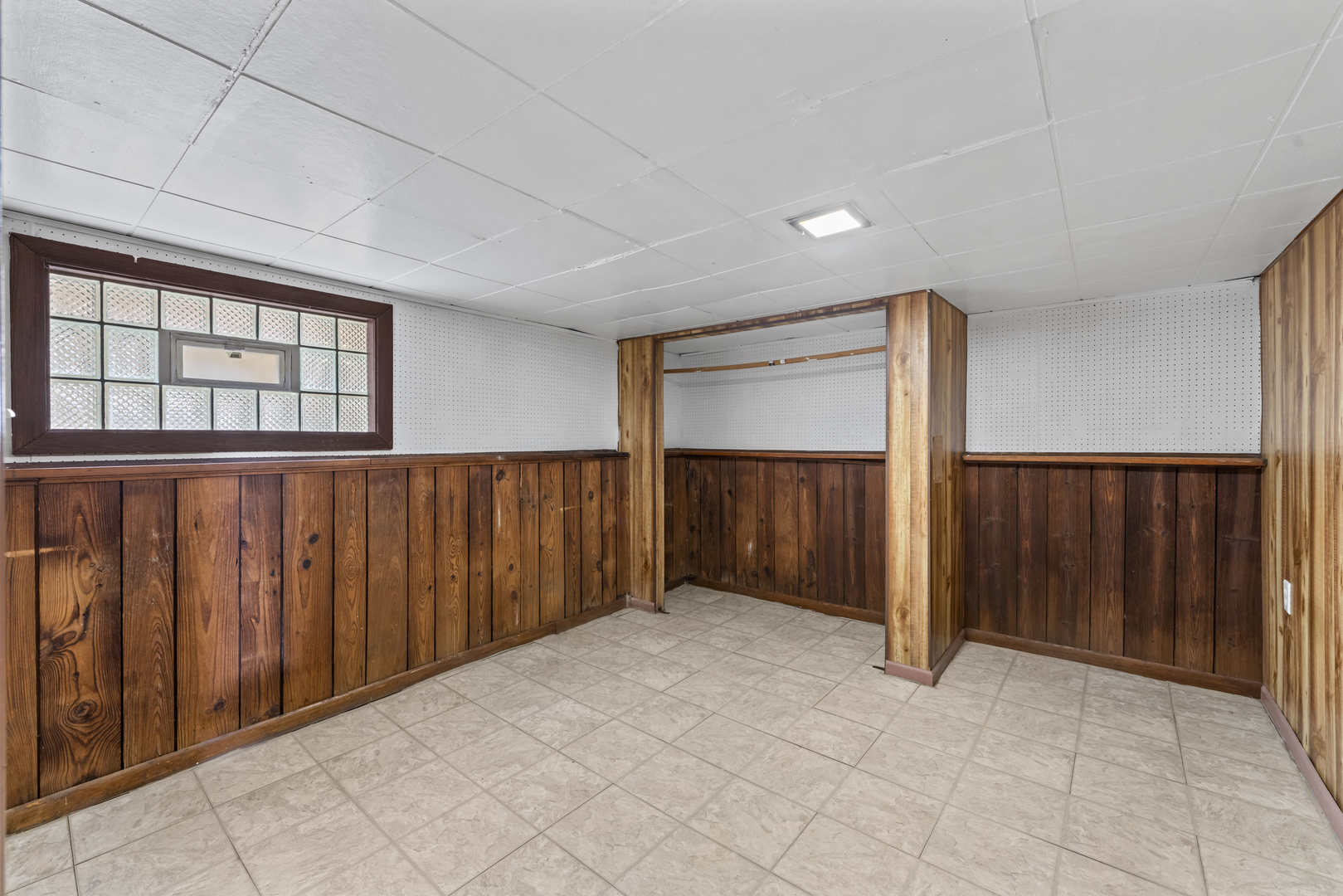 14231 S State Street, Riverdale, IL 60827