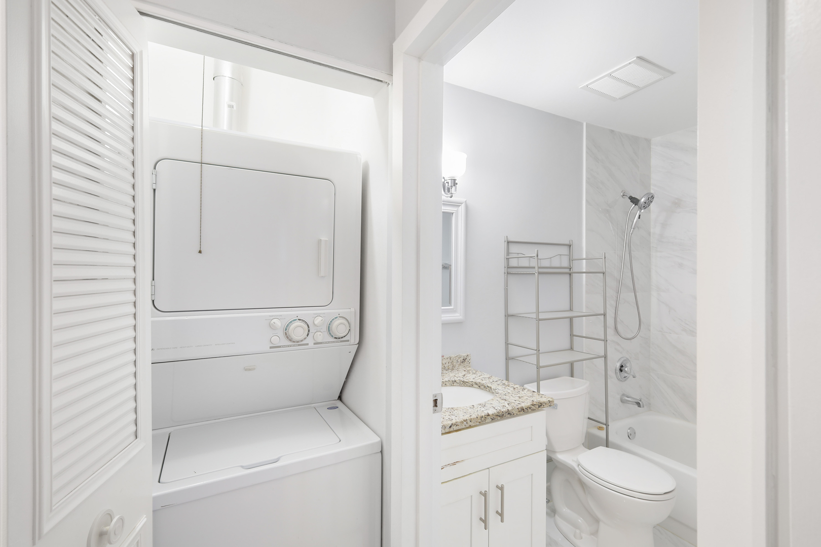 1064 Hampton Harbor #1064, Schaumburg, IL 60193