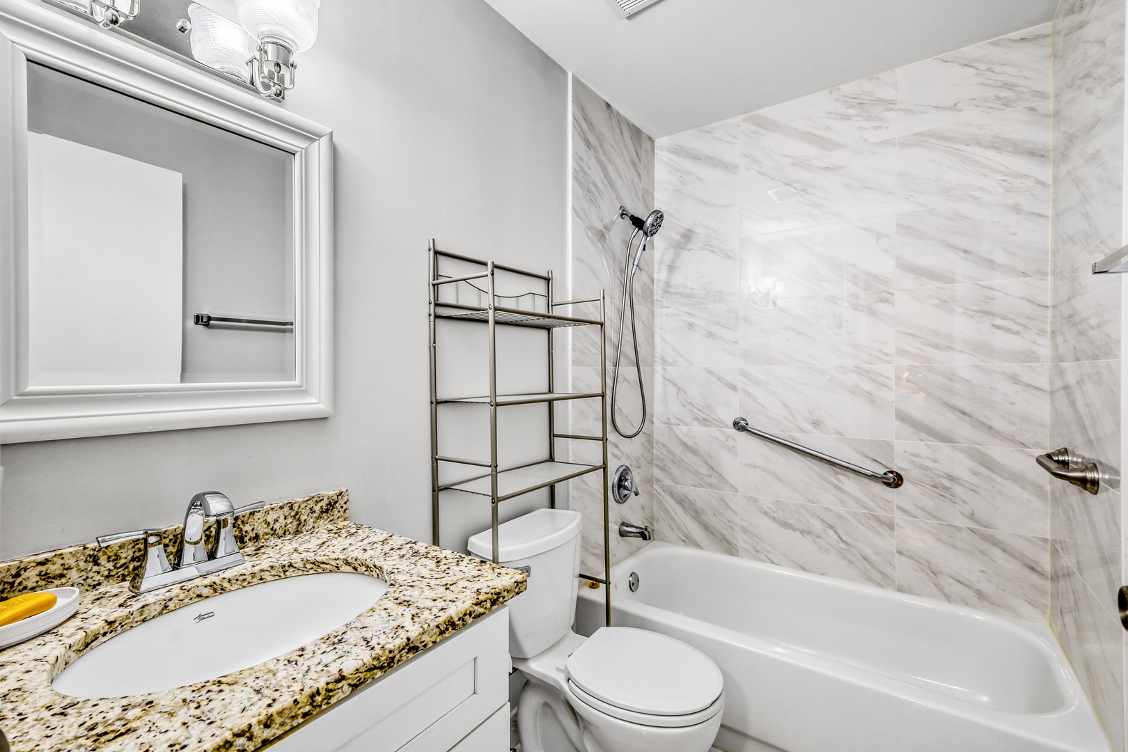 1064 Hampton Harbor #1064, Schaumburg, IL 60193