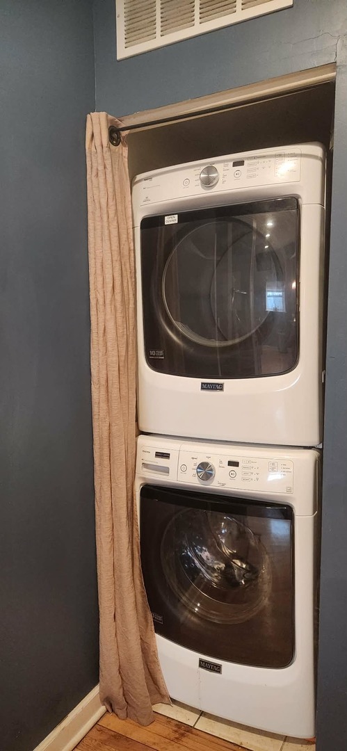 6324 S Kimbark Avenue #405, Chicago, IL 60637